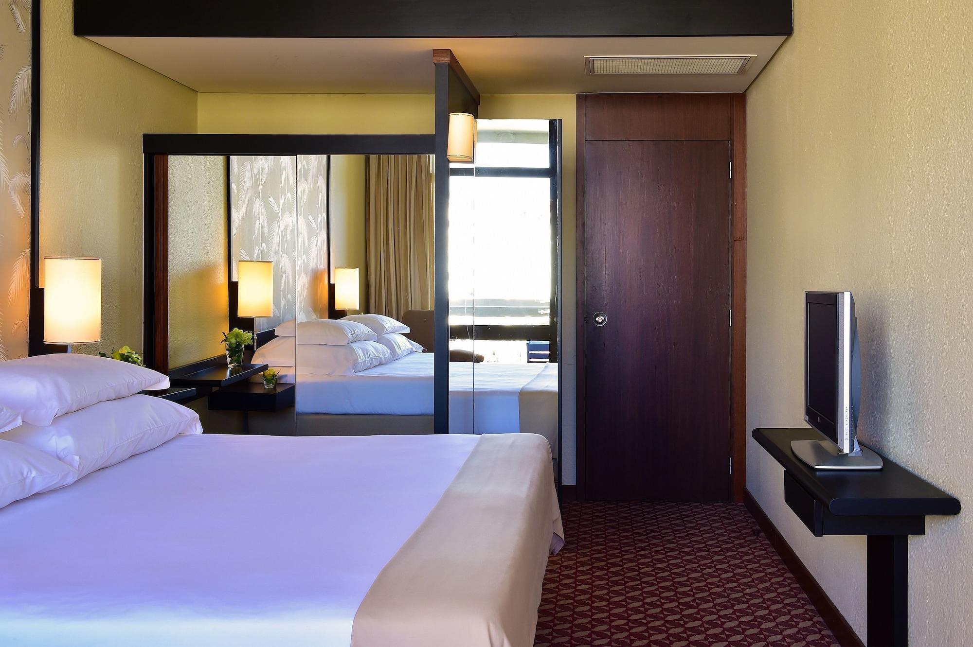 เพสทาน่าคาสิโนพาร์คโฮเต็ลแอ่นด์คาสิโน Hotel ฟุงชาล ภายนอก รูปภาพ A room at the hotel
