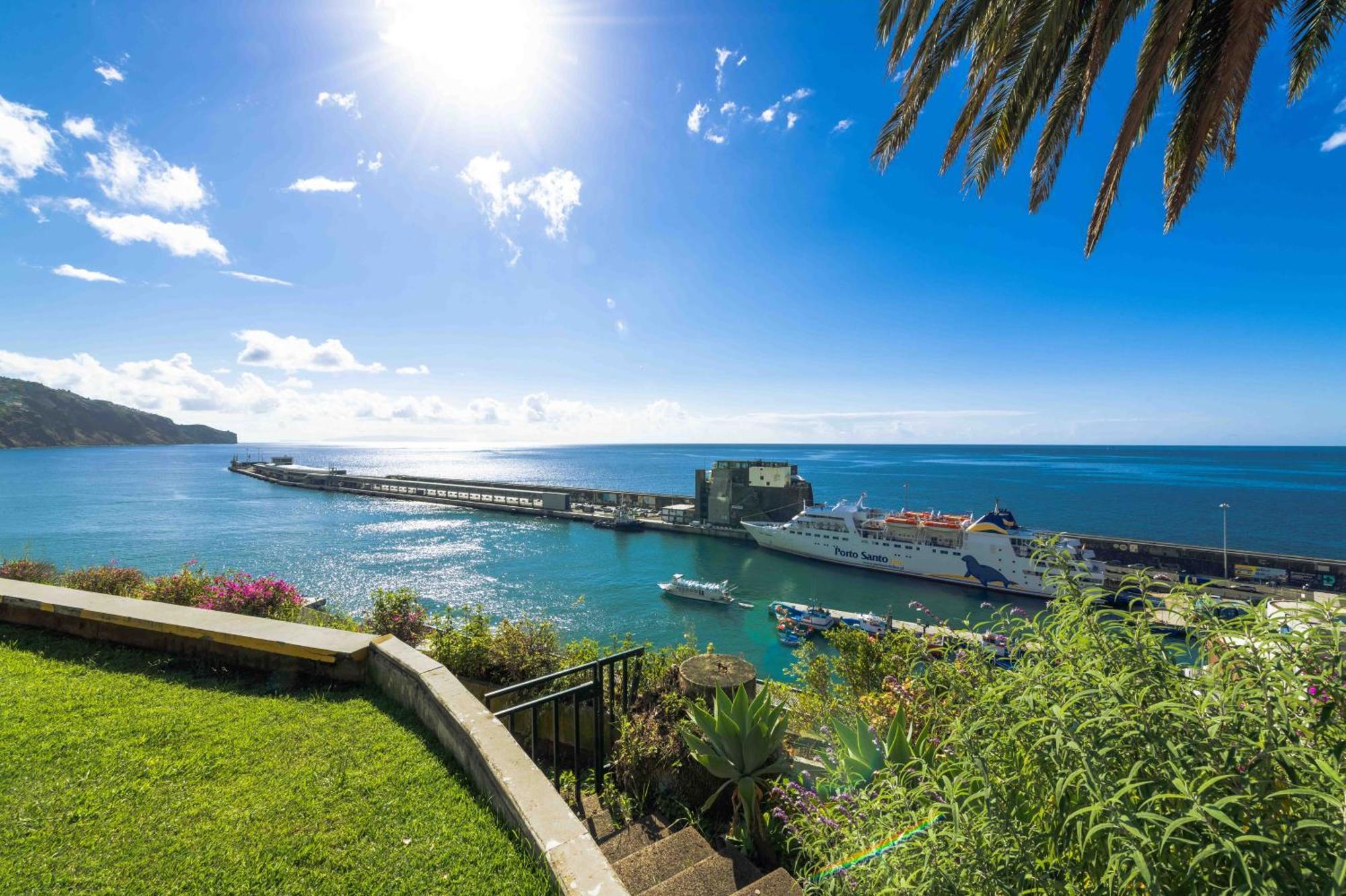 เพสทาน่าคาสิโนพาร์คโฮเต็ลแอ่นด์คาสิโน Hotel ฟุงชาล ภายนอก รูปภาพ Funchal's port