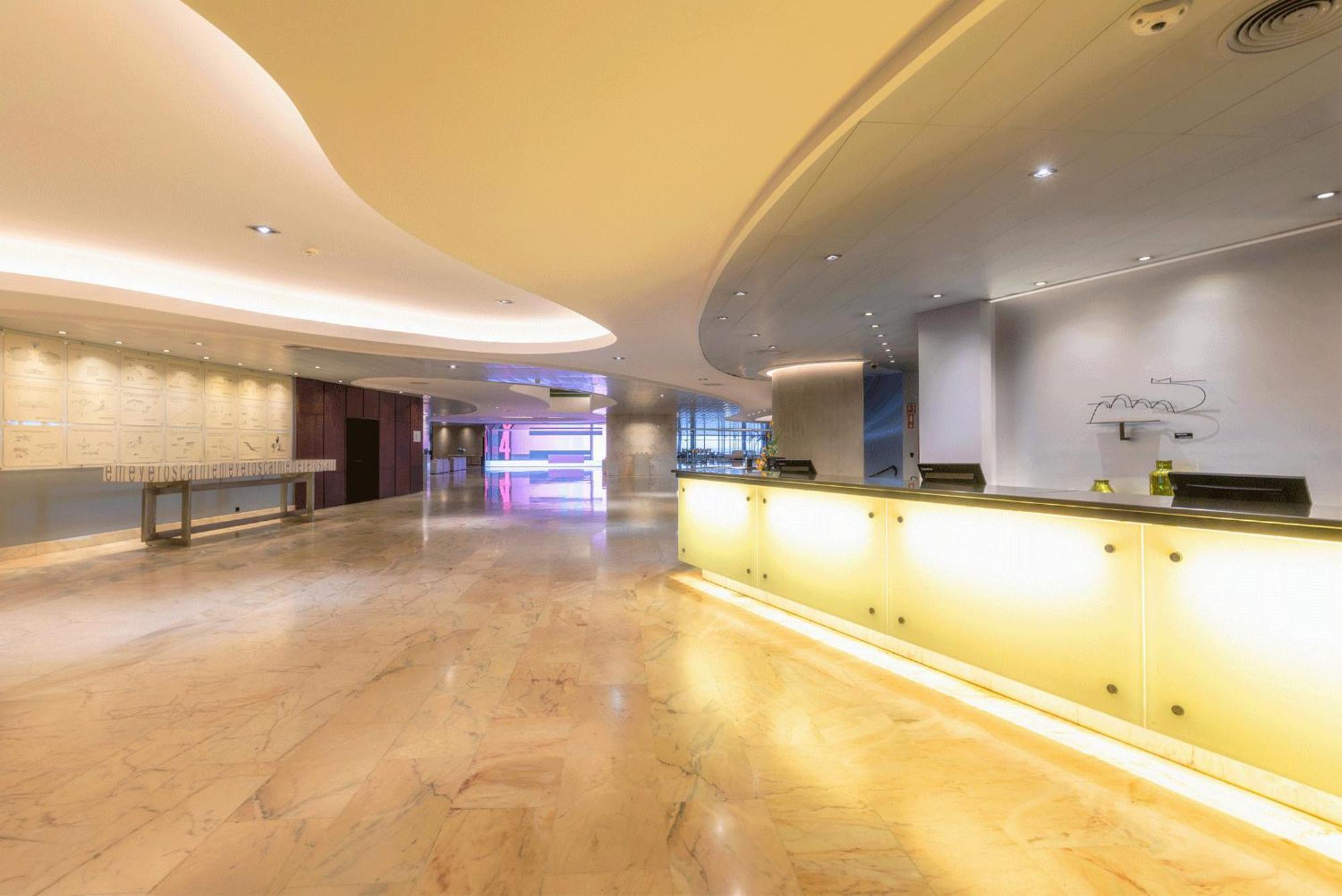 เพสทาน่าคาสิโนพาร์คโฮเต็ลแอ่นด์คาสิโน Hotel ฟุงชาล ภายนอก รูปภาพ