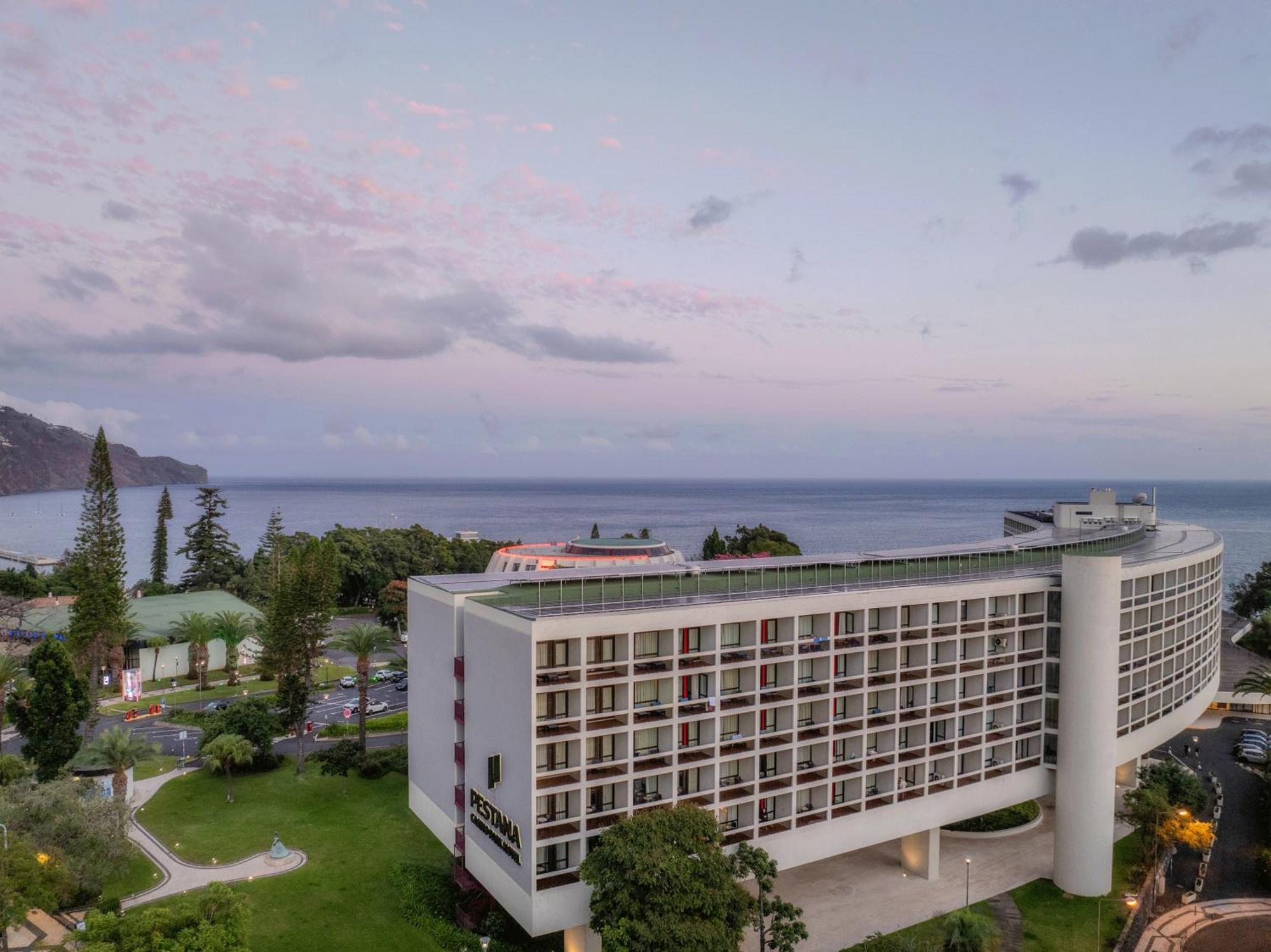 เพสทาน่าคาสิโนพาร์คโฮเต็ลแอ่นด์คาสิโน Hotel ฟุงชาล ภายนอก รูปภาพ