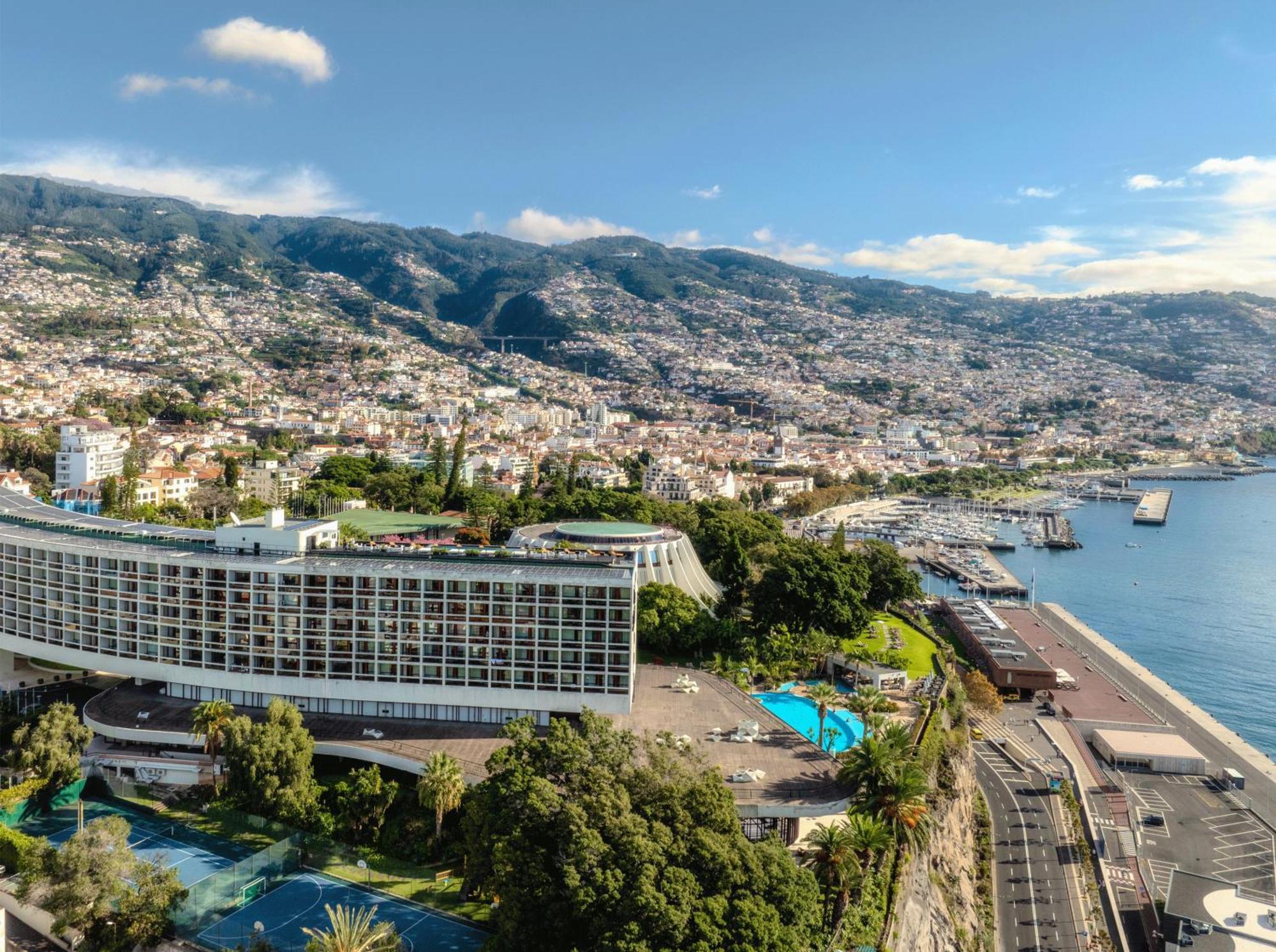 เพสทาน่าคาสิโนพาร์คโฮเต็ลแอ่นด์คาสิโน Hotel ฟุงชาล ภายนอก รูปภาพ