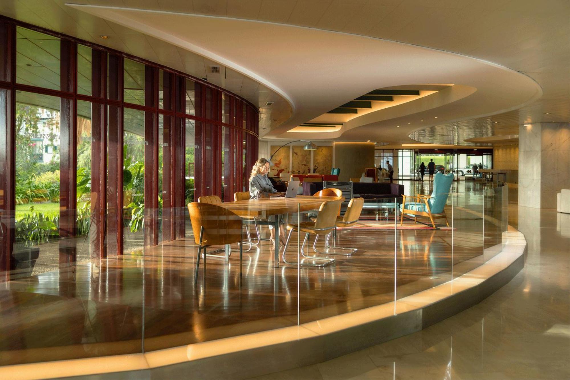 เพสทาน่าคาสิโนพาร์คโฮเต็ลแอ่นด์คาสิโน Hotel ฟุงชาล ภายนอก รูปภาพ