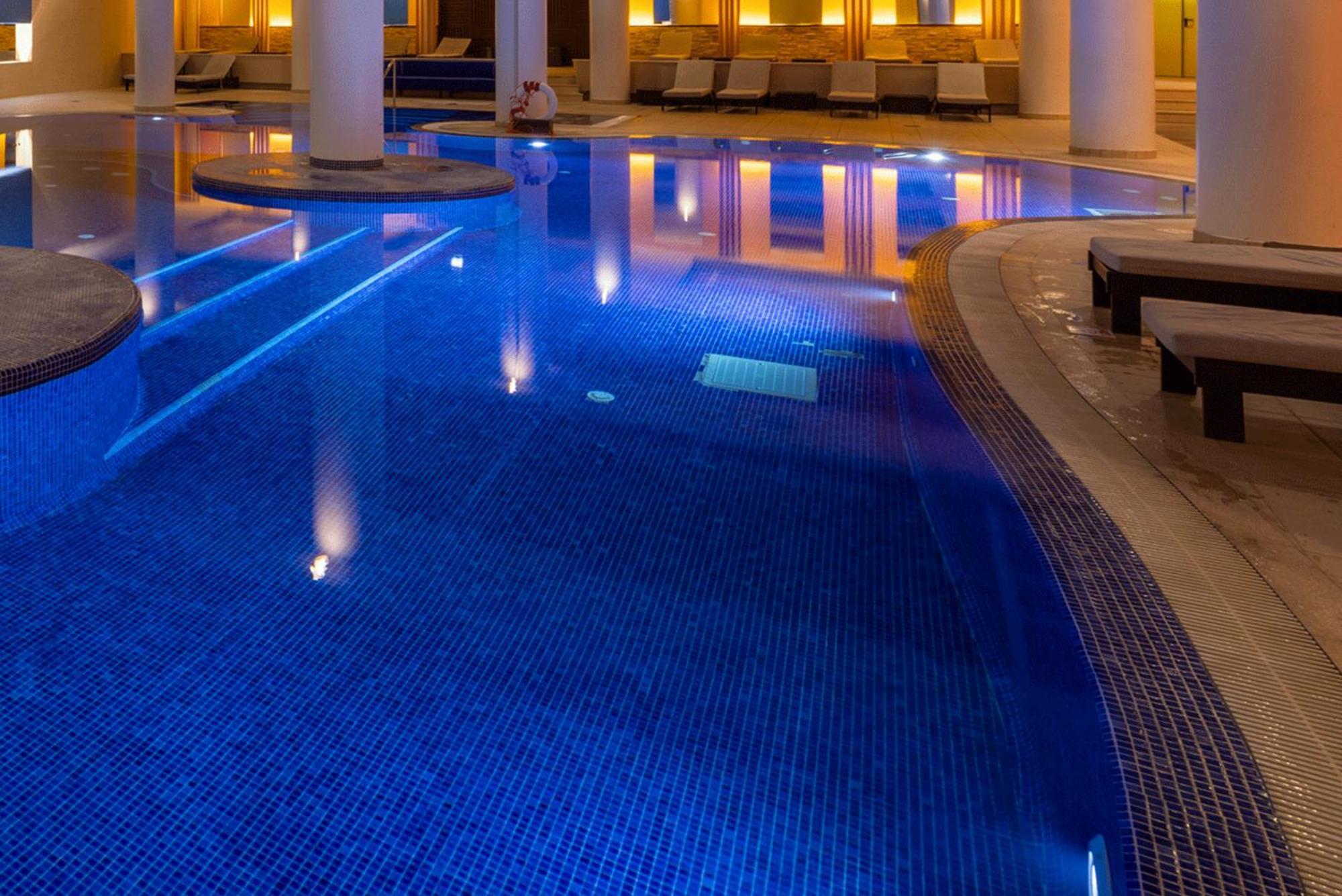เพสทาน่าคาสิโนพาร์คโฮเต็ลแอ่นด์คาสิโน Hotel ฟุงชาล ภายนอก รูปภาพ