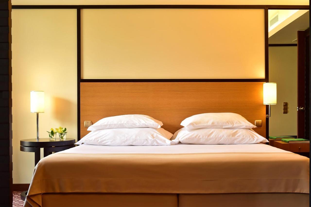 เพสทาน่าคาสิโนพาร์คโฮเต็ลแอ่นด์คาสิโน Hotel ฟุงชาล ภายนอก รูปภาพ