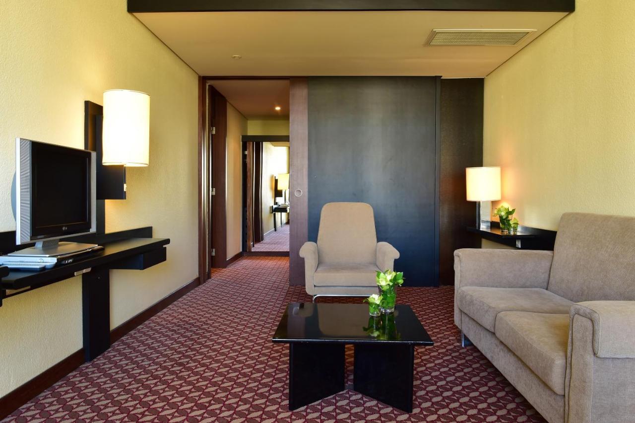 เพสทาน่าคาสิโนพาร์คโฮเต็ลแอ่นด์คาสิโน Hotel ฟุงชาล ภายนอก รูปภาพ Suite